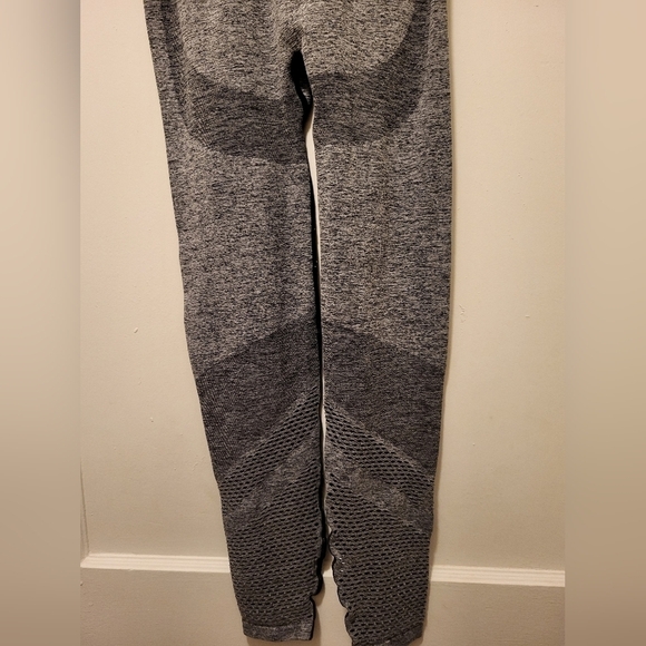 Pink Victoria secret seamless Small grey leggings highrise - Picture 3 of 12
